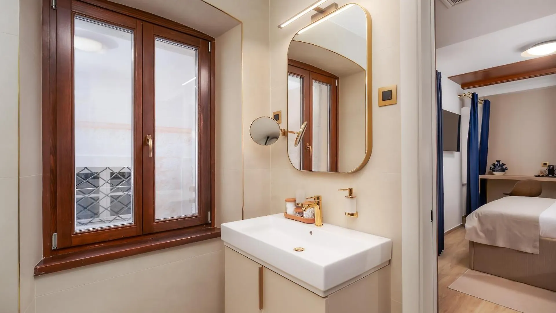 H - Suites Πόρετς 4*,  Κροατία