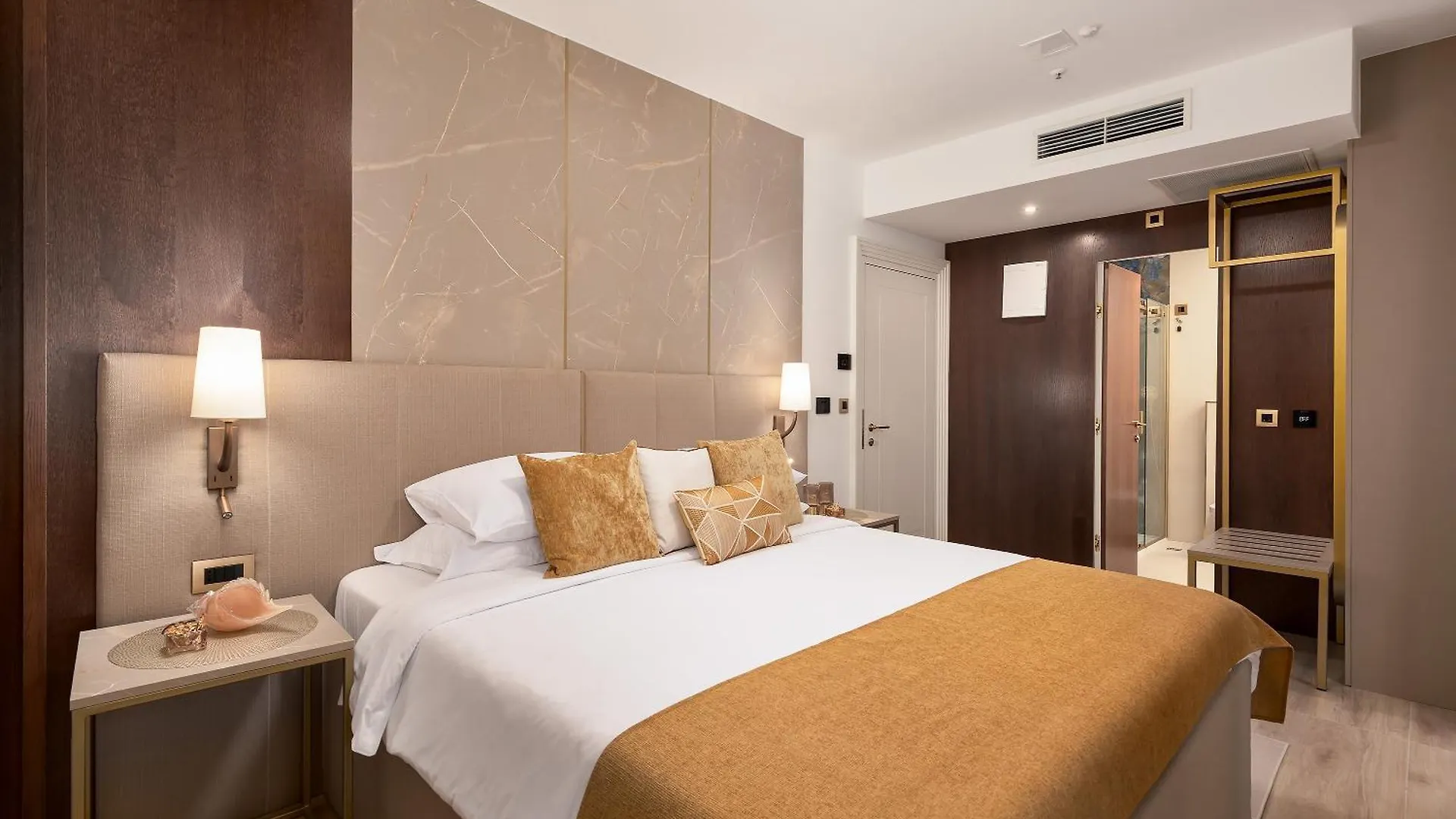 H - Suites Πόρετς Bed and Breakfast