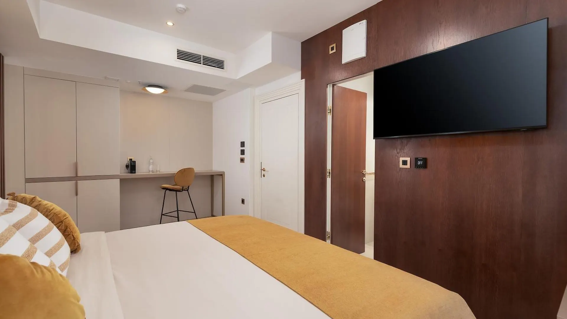 H - Suites Πόρετς